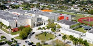 Conceden arresto domiciliario a maestro de Miami Jackson acusado de agresión sexual