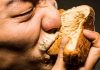 Cómo el simple acto de masticar protege tu cerebro contra el envejecimiento