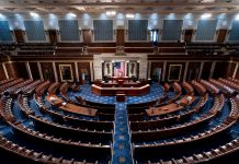 Republicanos aplazan la votación que busca frenar la guerra de Trump contra Irán