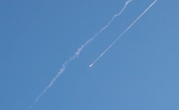 EE.UU. e Irán intercambian bombardeos y rompen el alto el fuego en Ormuz y Kuwait