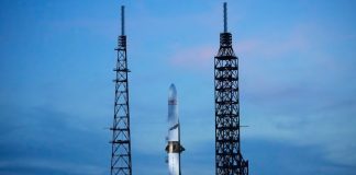 Un cohete New Glenn de Jeff Bezos estalla durante una prueba nocturna