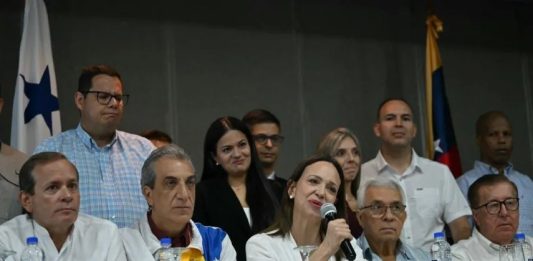 Oposición venezolana ofrece negociar con Delcy Rodríguez bajo la conducción de María Corina Machado