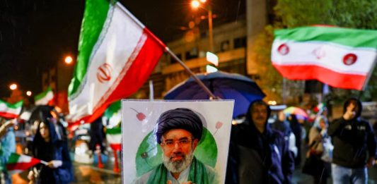 Trump presiona a Netanyahu para suspender la ofensiva en Líbano y rescatar la negociación nuclear con Irán