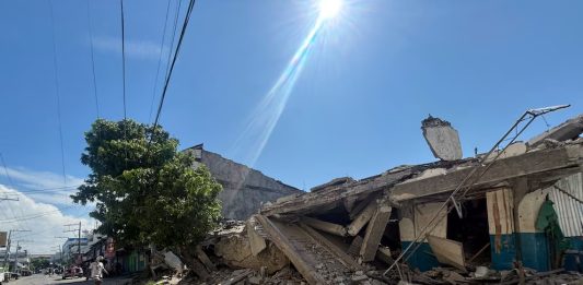 Terremoto de magnitud 7,8 sacude el sur de Filipinas: Al menos 15 muertos y alerta de tsunami en el Pacífico