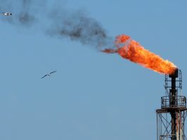 Petróleo sube y bolsas asiáticas caen ante la renovada escalada militar entre EE.UU. e Irán